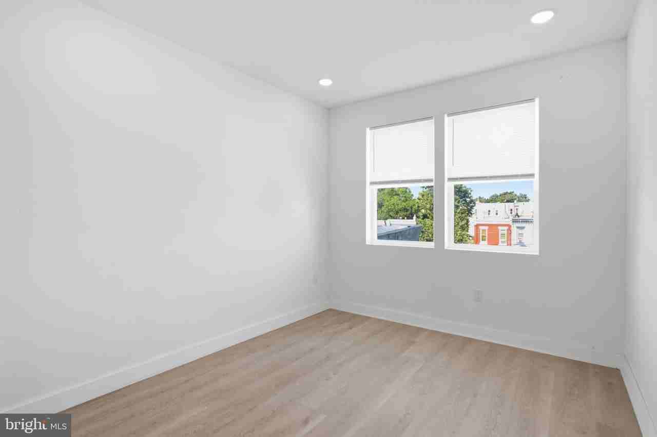 2330 N 16th St #3 - Photo 4 of 17