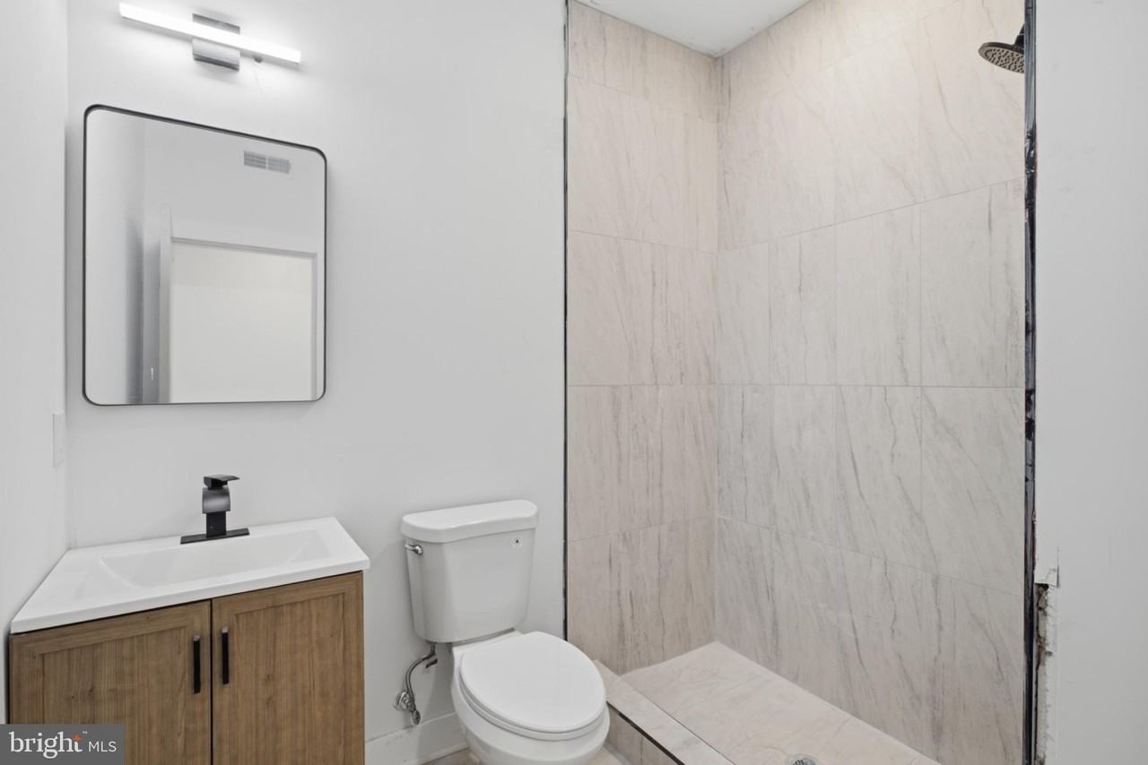 2330 N 16th St #3 - Photo 6 of 17