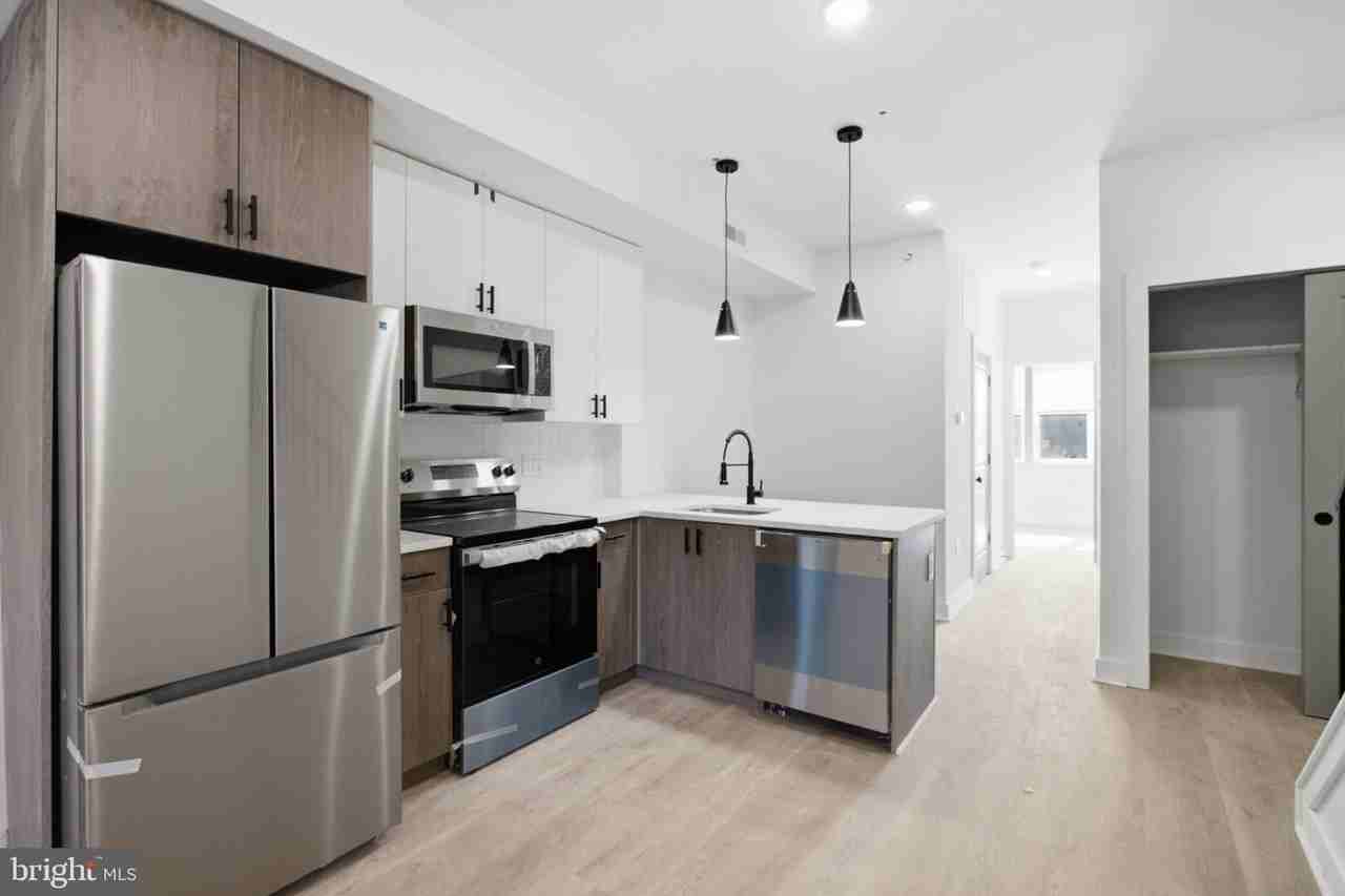 2330 N 16th St #3 - Photo 7 of 17