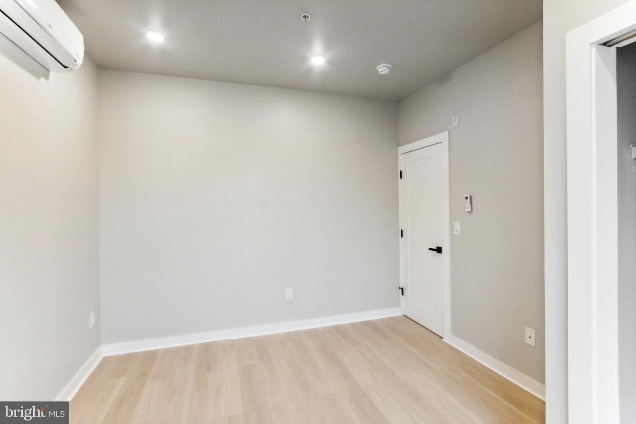 316 S 52nd St #5 - Photo 5 of 10