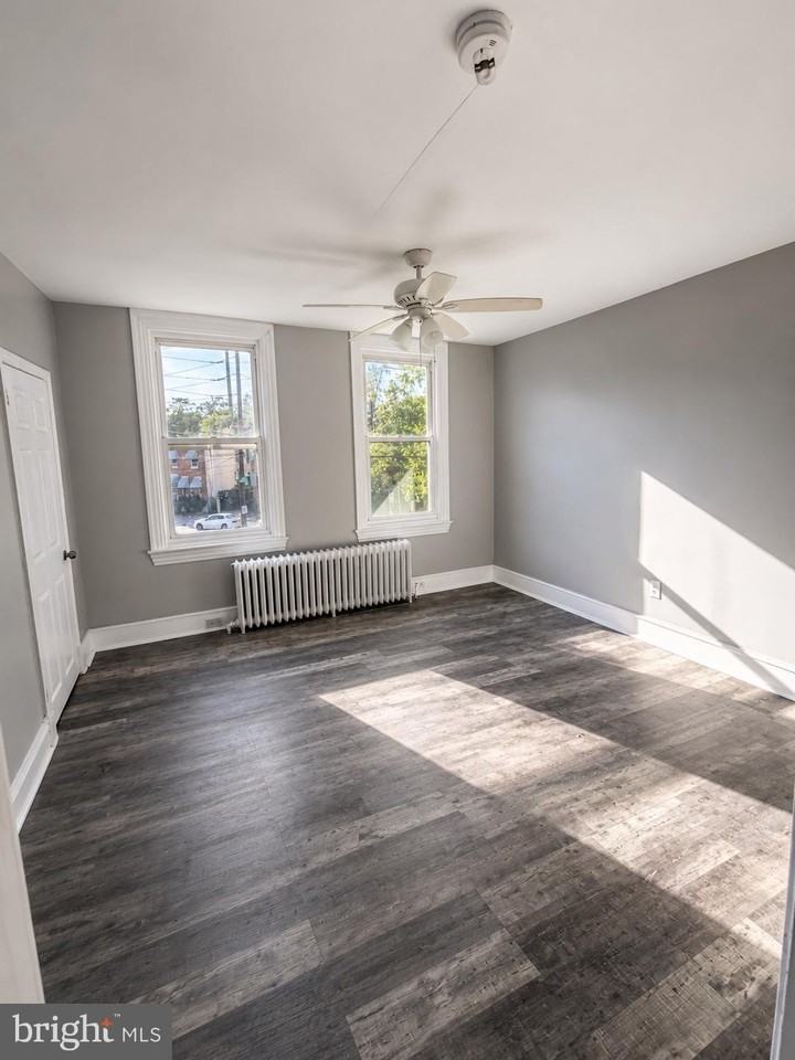 5149 N Camac St - Photo 2 of 7