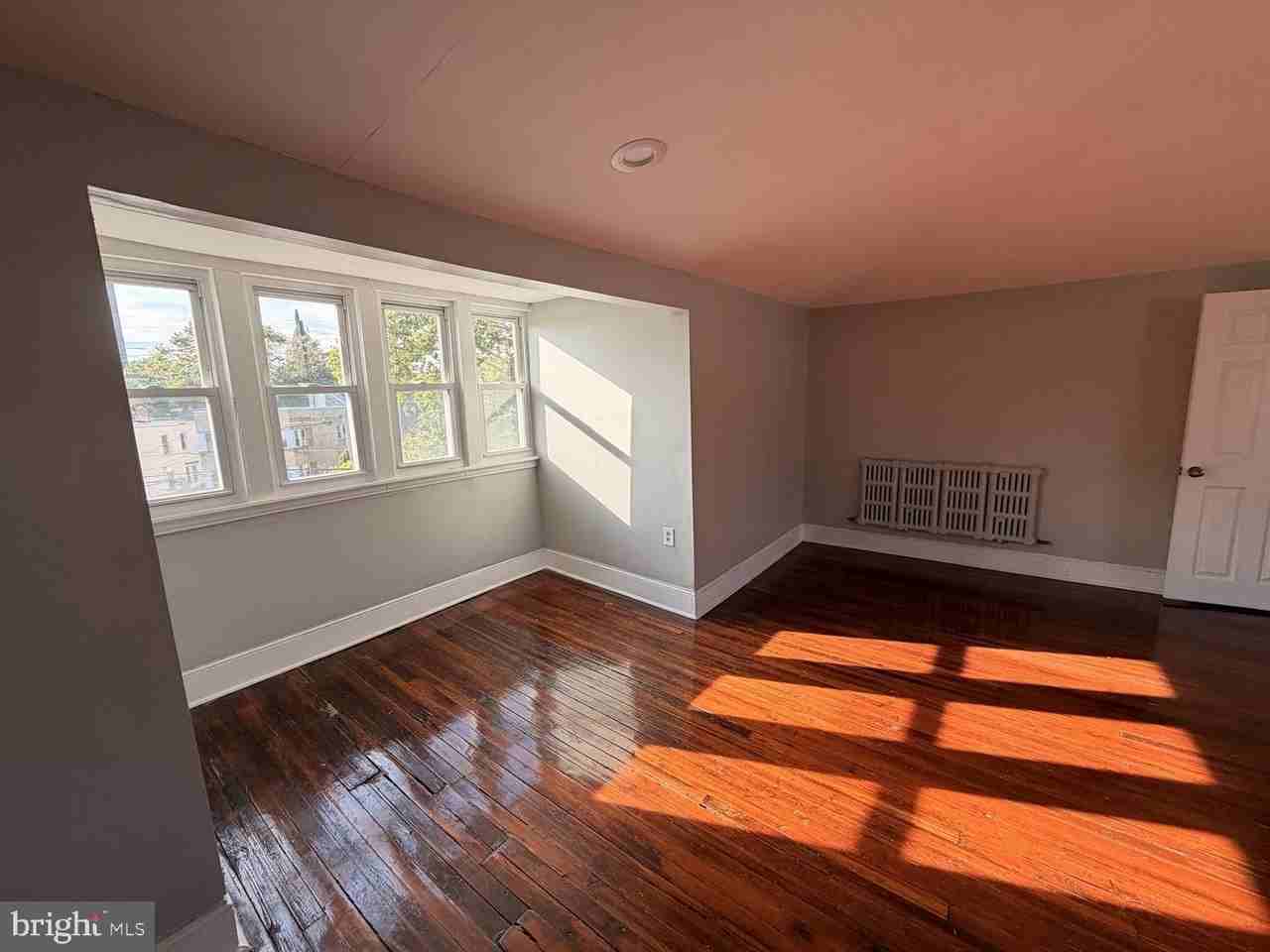 5149 N Camac St - Photo 4 of 7