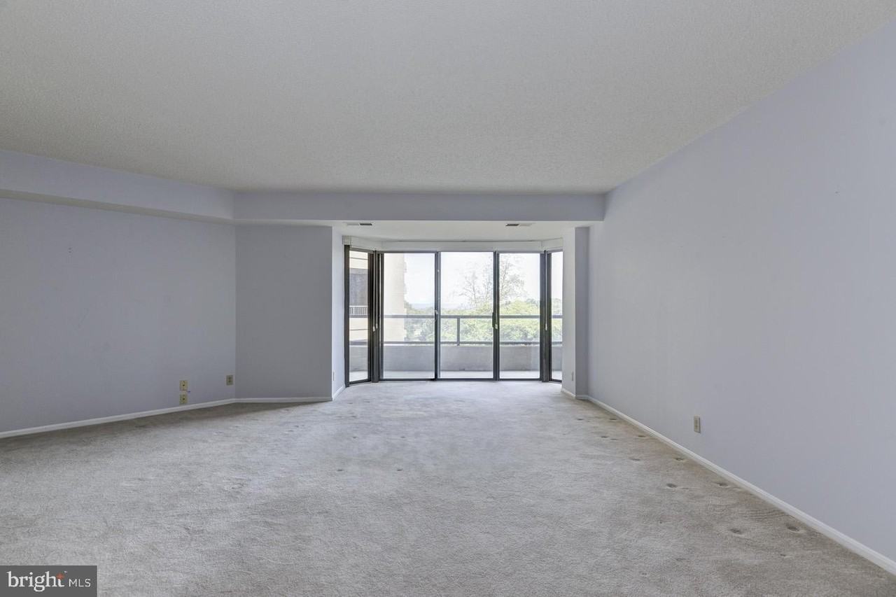 1600 N Oak St #207 - Photo 3 of 36