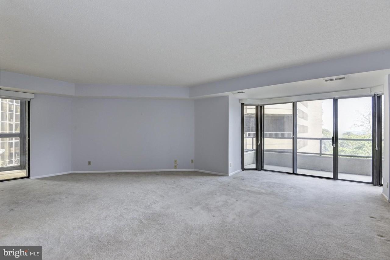 1600 N Oak St #207 - Photo 4 of 36