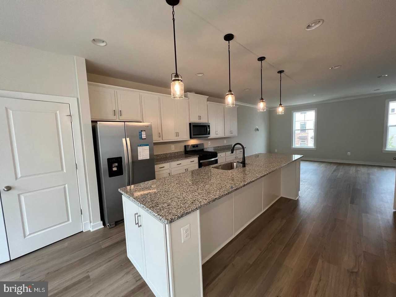 217 Willis St - Photo 5 of 22