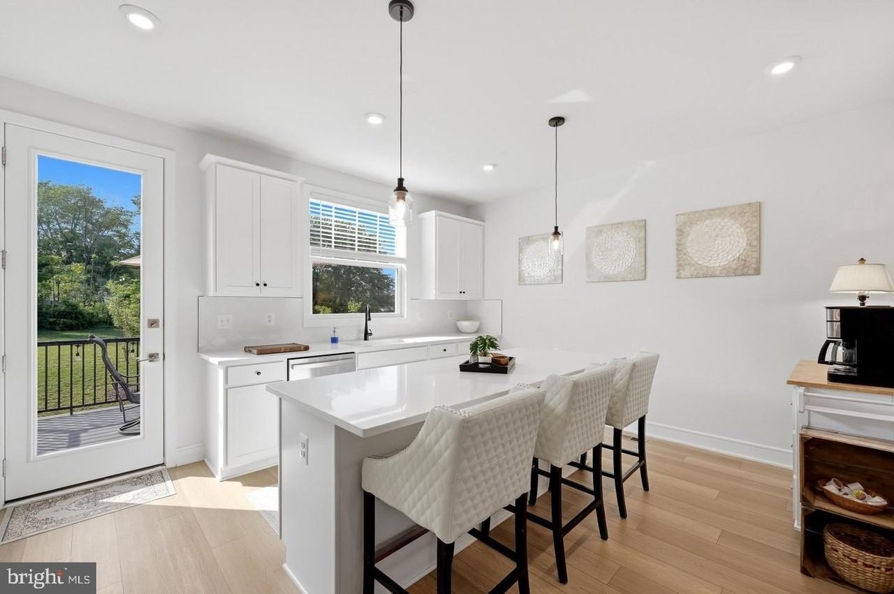 3582 Stephensons Hill Ln - Photo 3 of 50