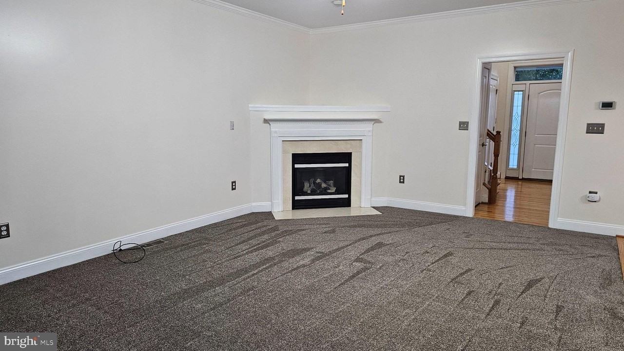 202 Cool Spring Dr - Photo 4 of 34