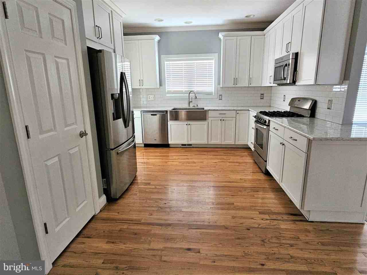 202 Cool Spring Dr - Photo 7 of 34