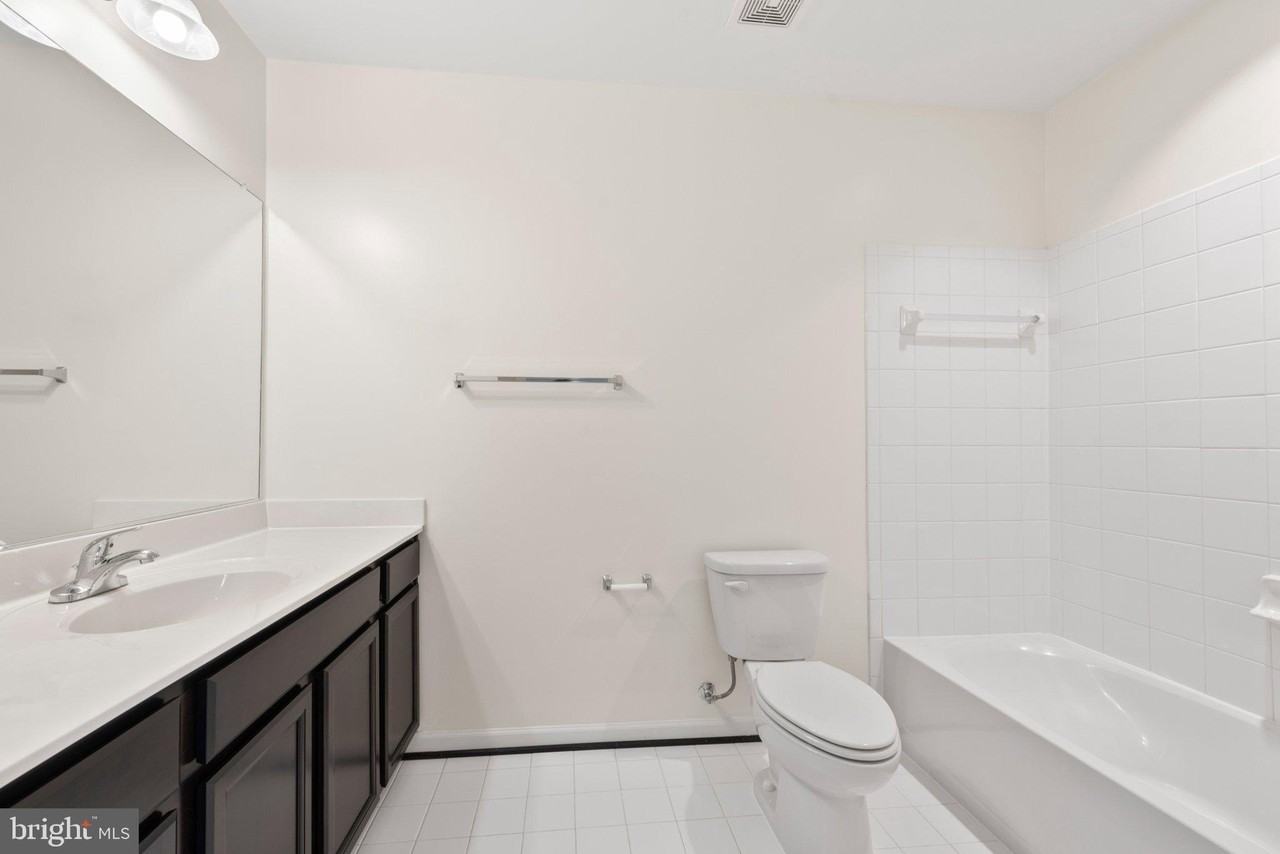106 Splendor Garden Way - Photo 6 of 31