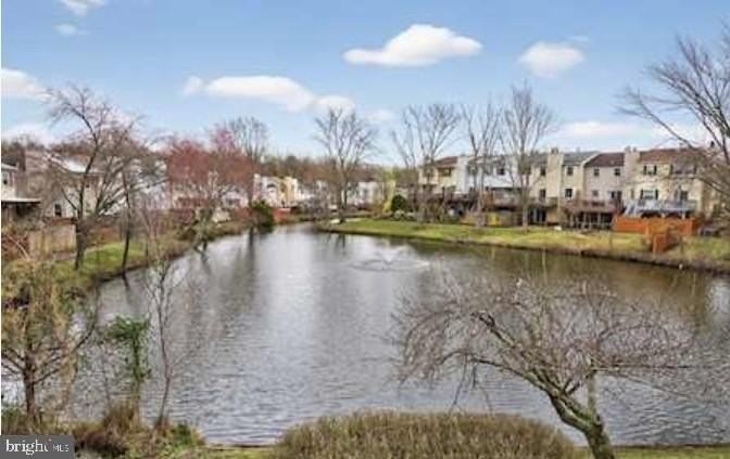 7112 Lake Cove Dr