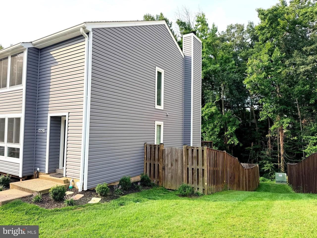 6062 Hollow Hill Ln - Photo 2 of 35