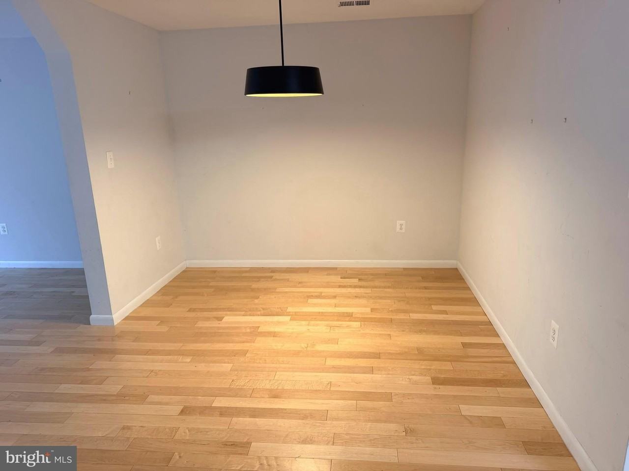 6062 Hollow Hill Ln - Photo 4 of 35