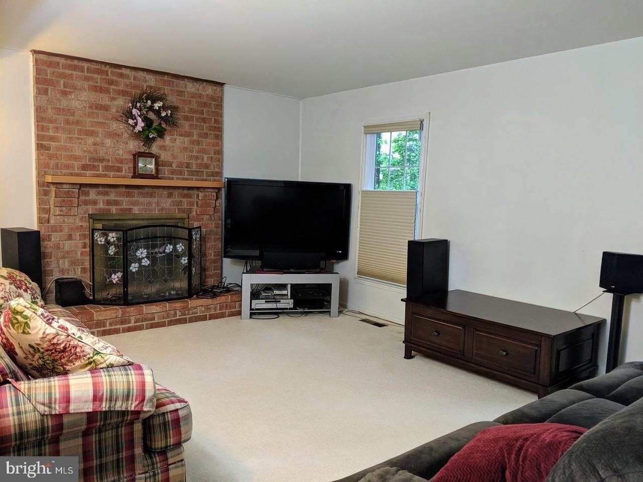 8465 Sevan Ct - Photo 4 of 18