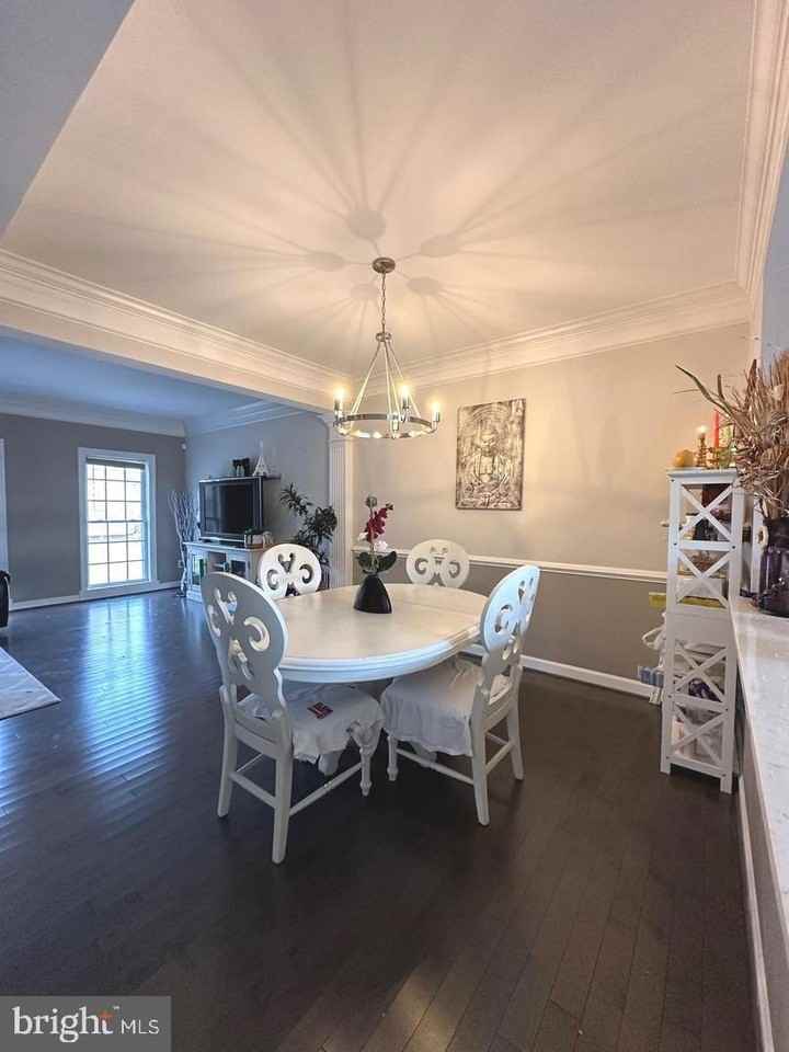 8441 Kirby Lionsdale Dr - Photo 6 of 26