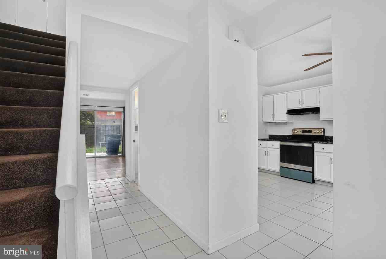1151 Dublin Pl - Photo 5 of 17
