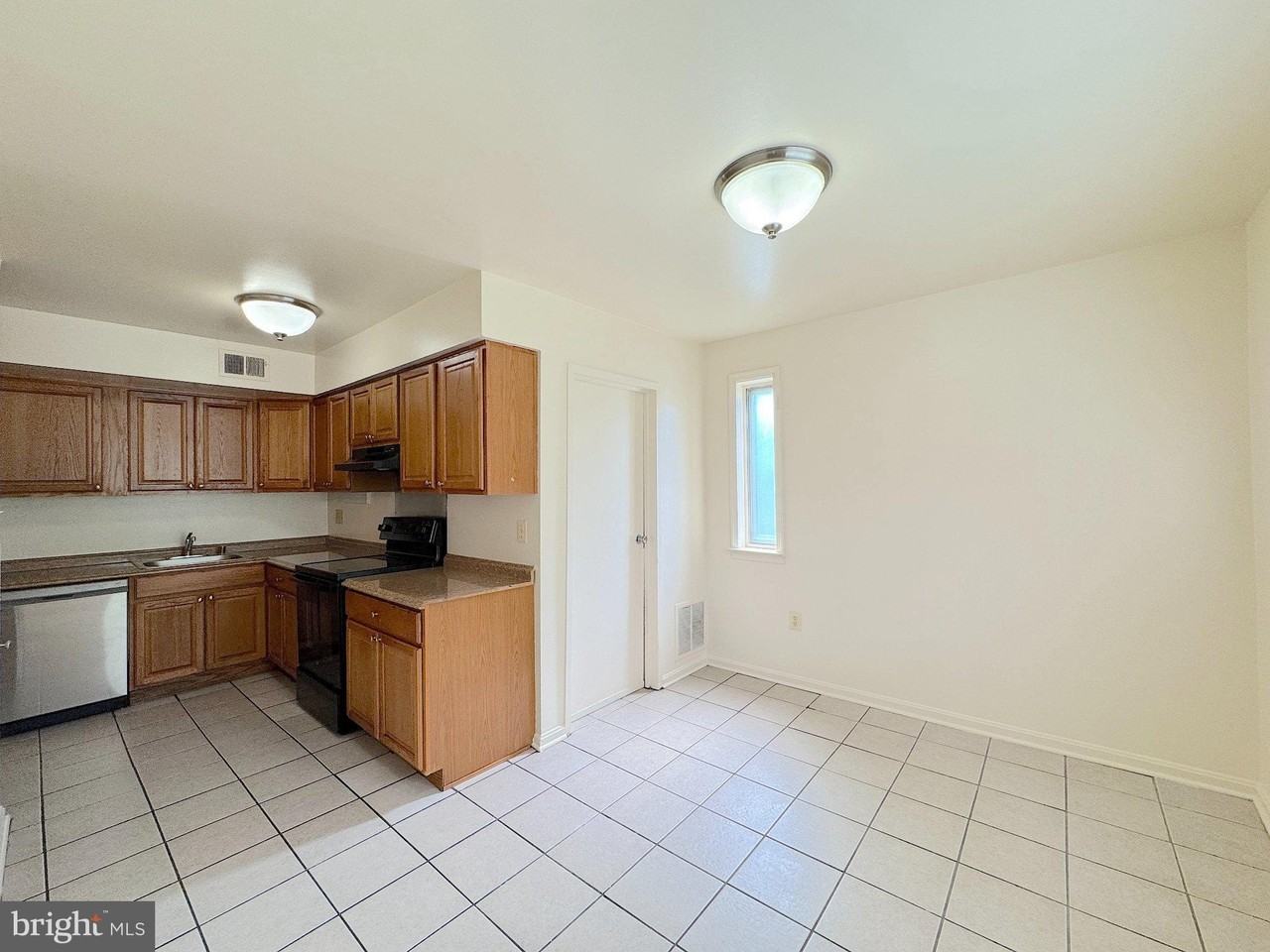 6802 Perry Penney Dr - Photo 3 of 21
