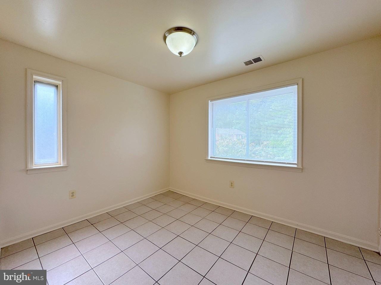 6802 Perry Penney Dr - Photo 4 of 21