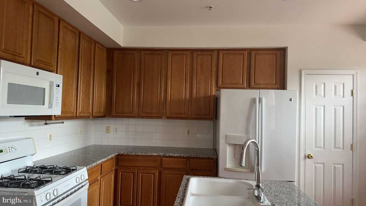 6409 Nice Pl - Photo 5 of 27