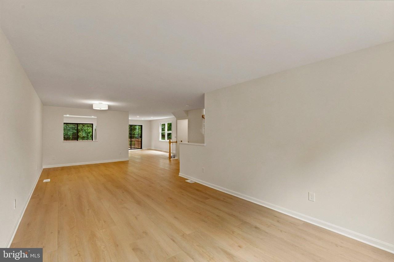 7937 Valleyfield Dr - Photo 4 of 37