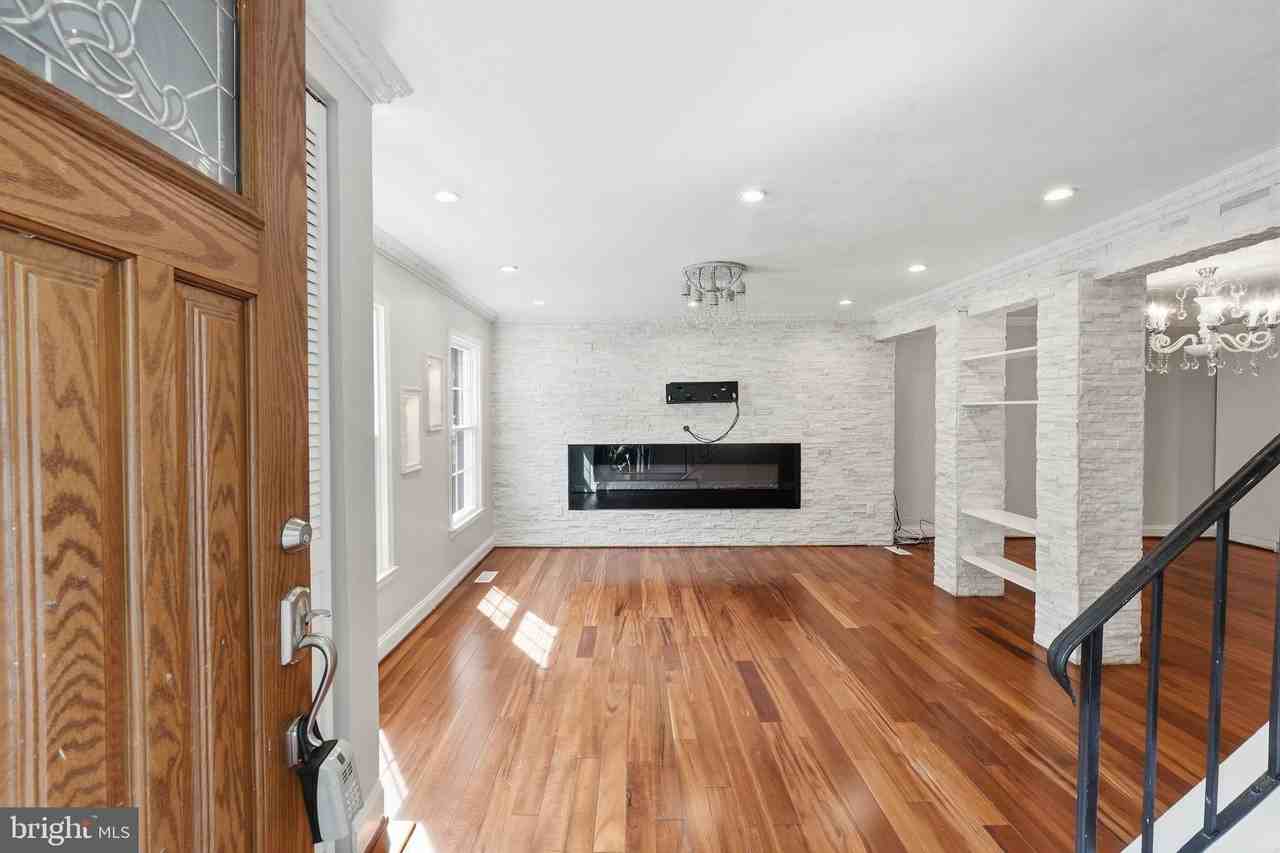 8562 Tyrolean Way - Photo 2 of 32