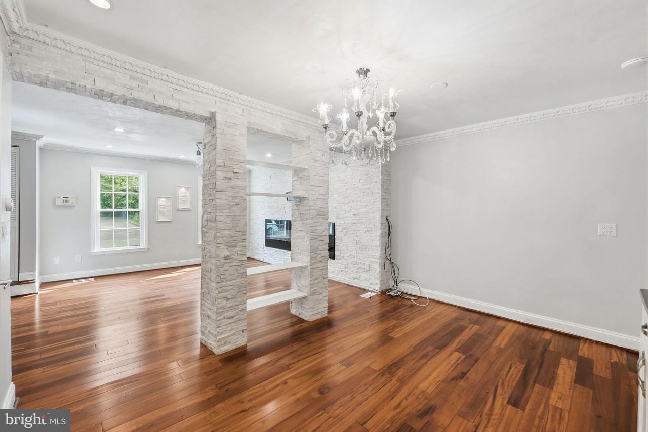 8562 Tyrolean Way - Photo 6 of 32