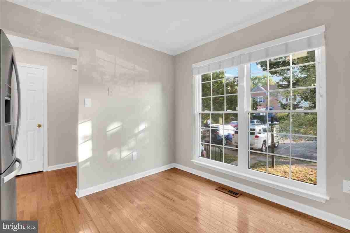 908 Smartts Ln Ne - Photo 4 of 36