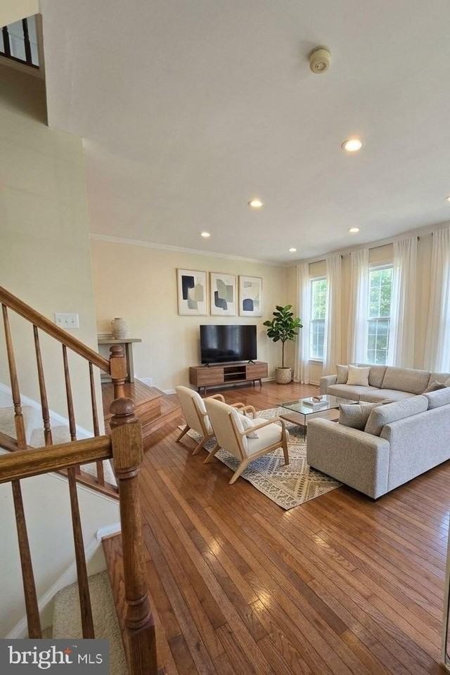 21234 Millwood Sq - Photo 2 of 11
