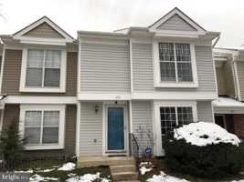 featured image of 322 Lancaster Sq #322