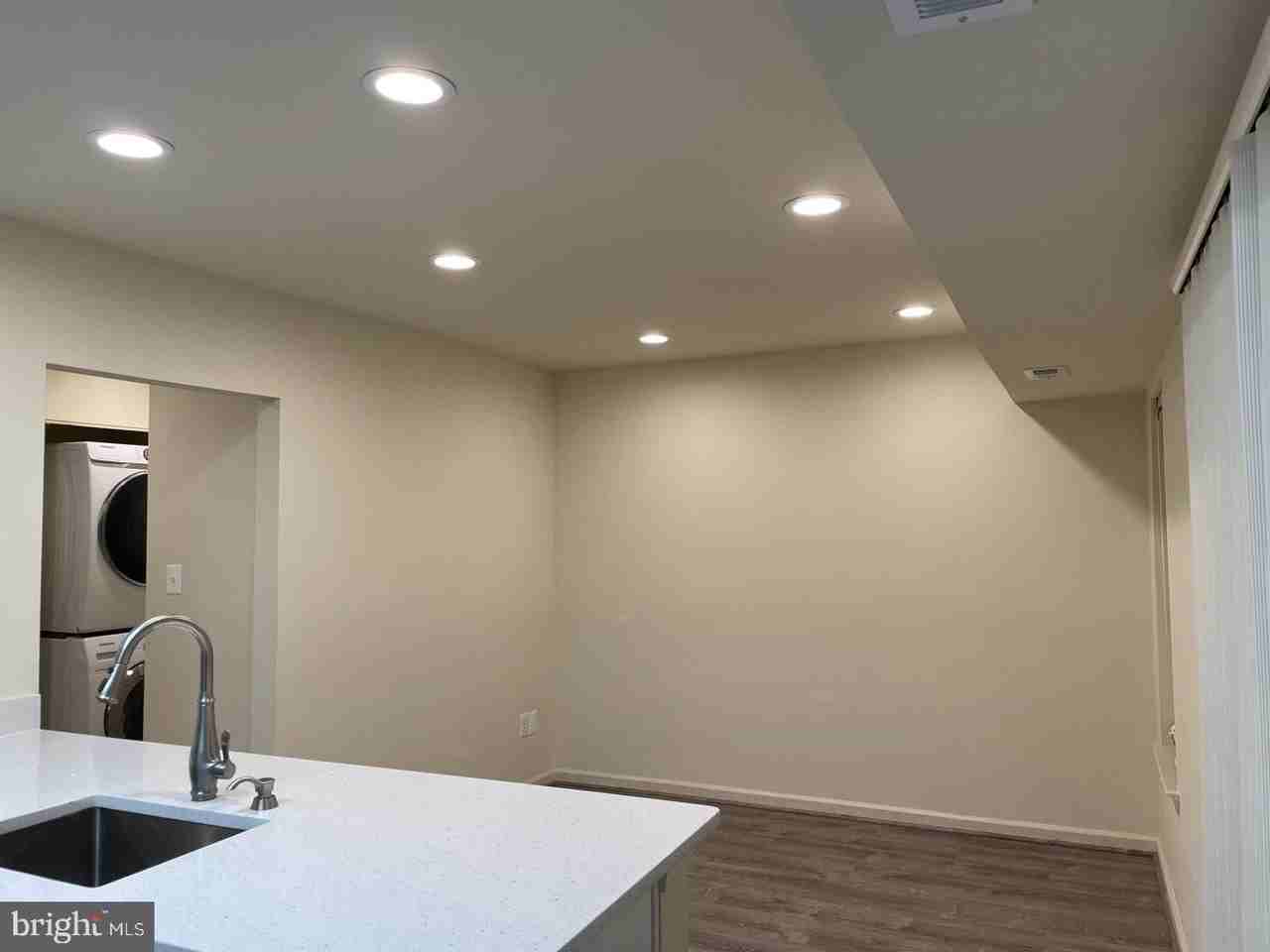 322 Lancaster Sq #322 - Photo 5 of 13