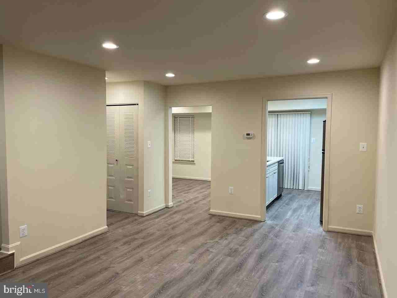 322 Lancaster Sq #322 - Photo 7 of 13