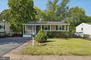 229 Cabbel Dr - Photo 1 of 1