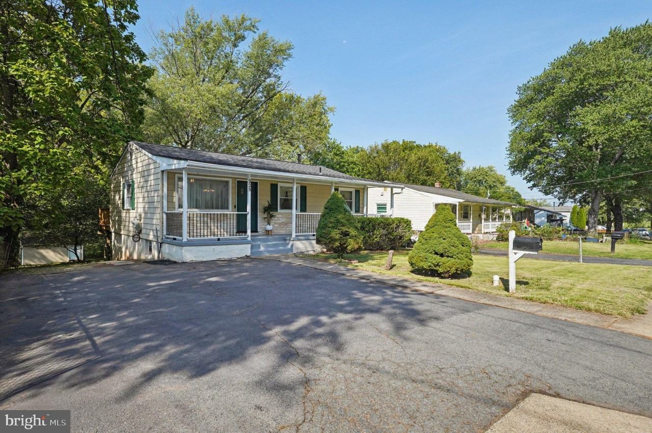 229 Cabbel Dr - Photo 2 of 49