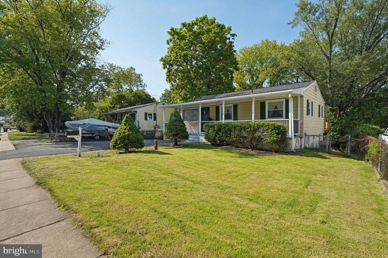 229 Cabbel Dr - Photo 3 of 49