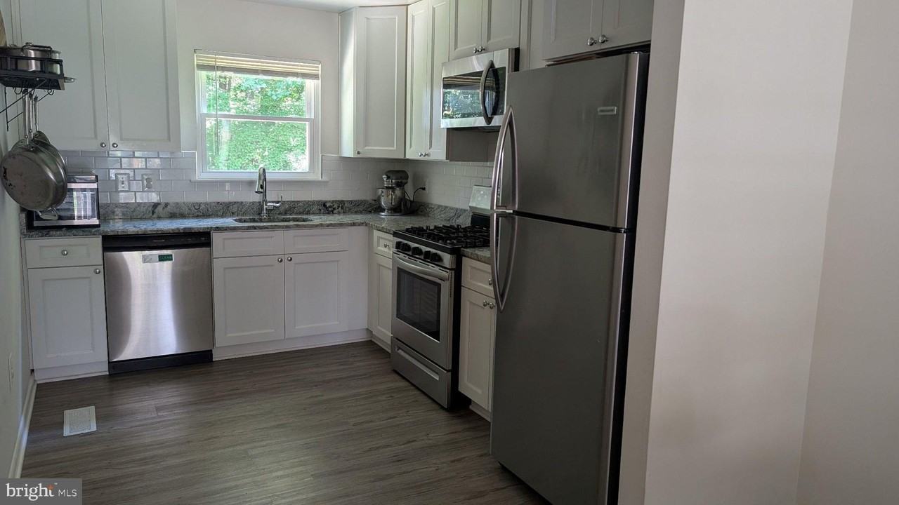 5264 Sudberry Ln - Photo 6 of 18
