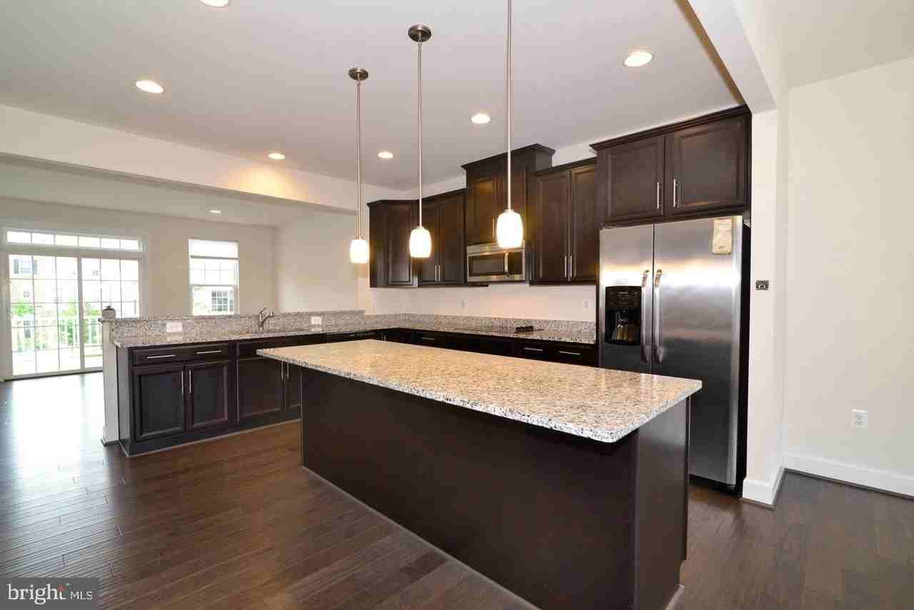 10684 Viewmont Ln - Photo 3 of 50