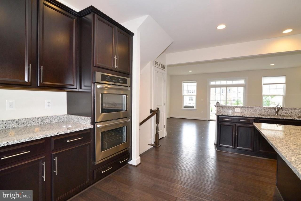 10684 Viewmont Ln - Photo 5 of 50