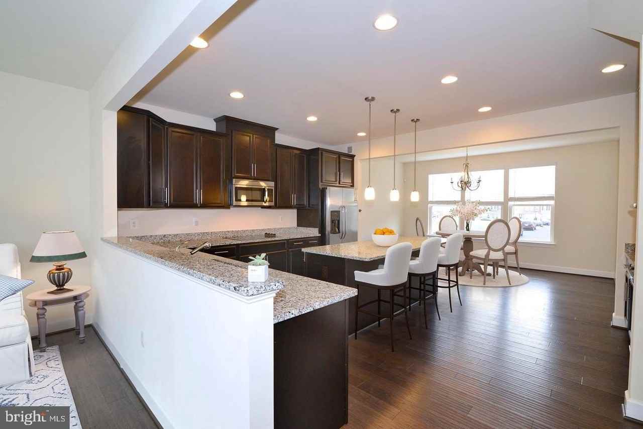 10684 Viewmont Ln - Photo 7 of 50