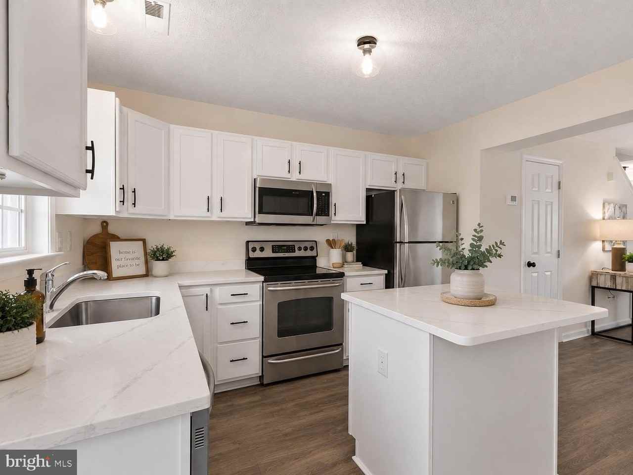 10505 Boxmeer Ct - Photo 3 of 8