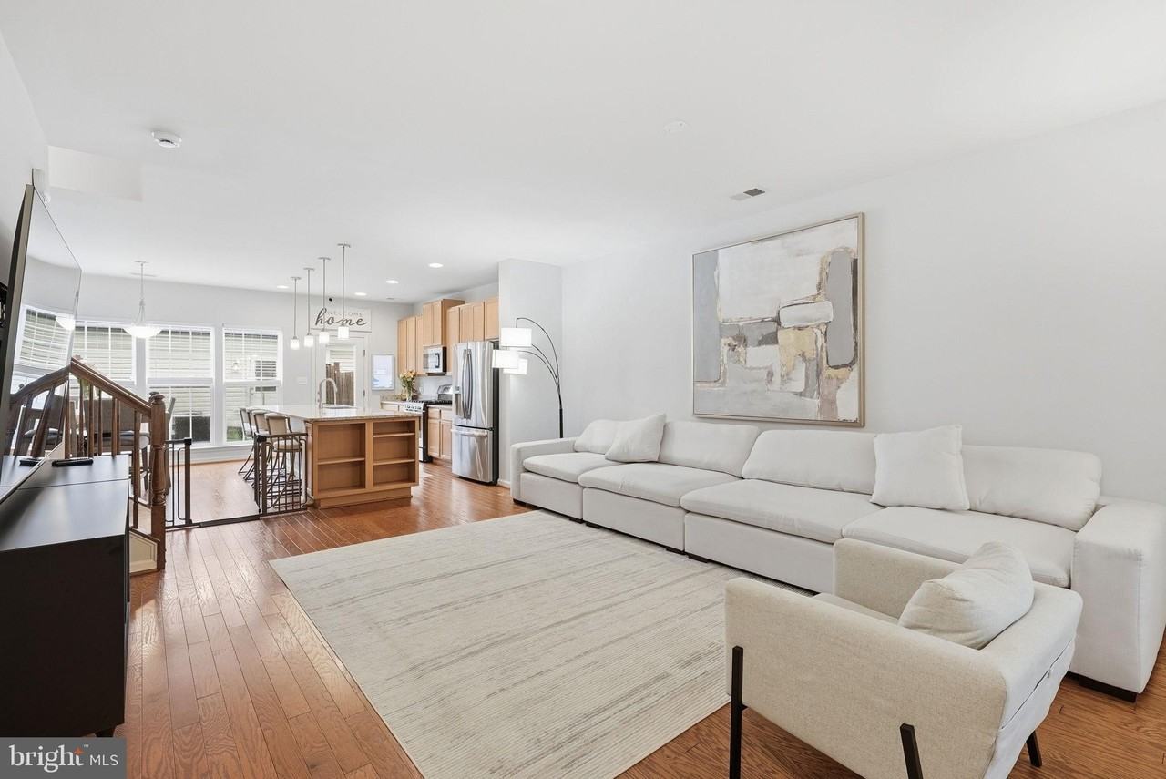 214 Shields Rd - Photo 4 of 47