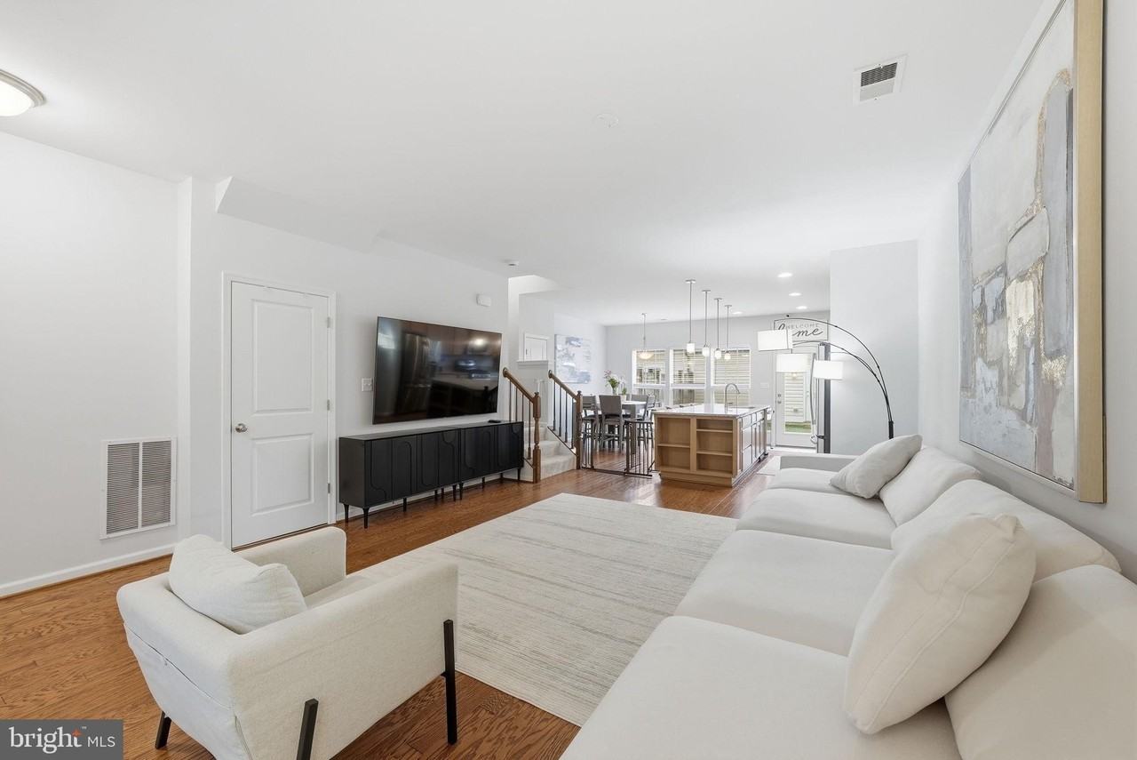 214 Shields Rd - Photo 6 of 47