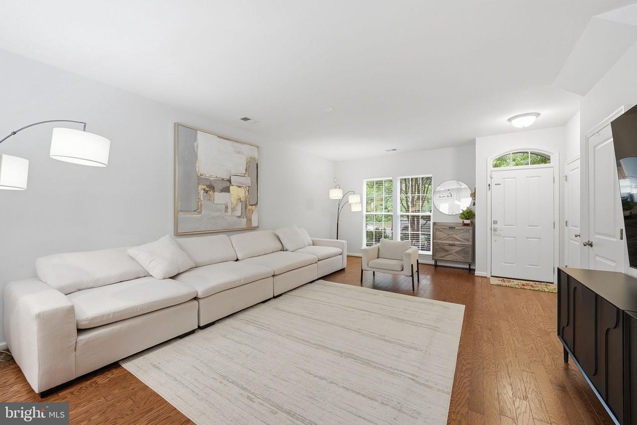 214 Shields Rd - Photo 7 of 47