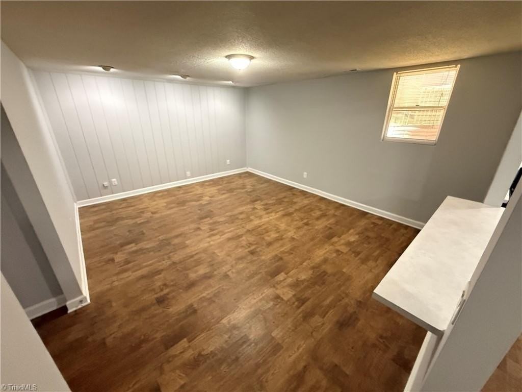 1416 Glade St #9 - Photo 4 of 10