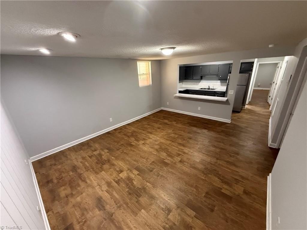 1416 Glade St #9 - Photo 5 of 10