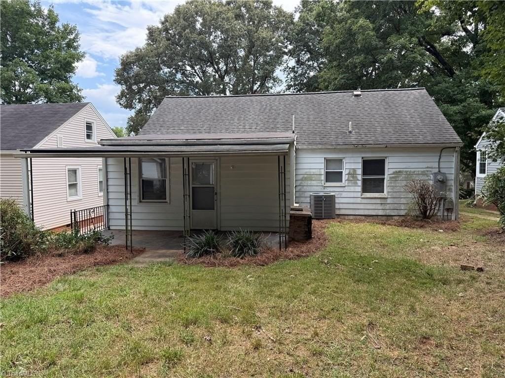 2363 Jefferson Ave - Photo 3 of 19