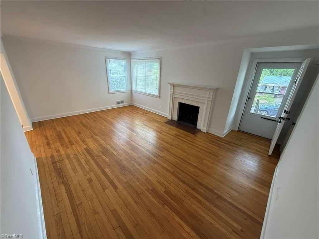 2363 Jefferson Ave - Photo 5 of 19