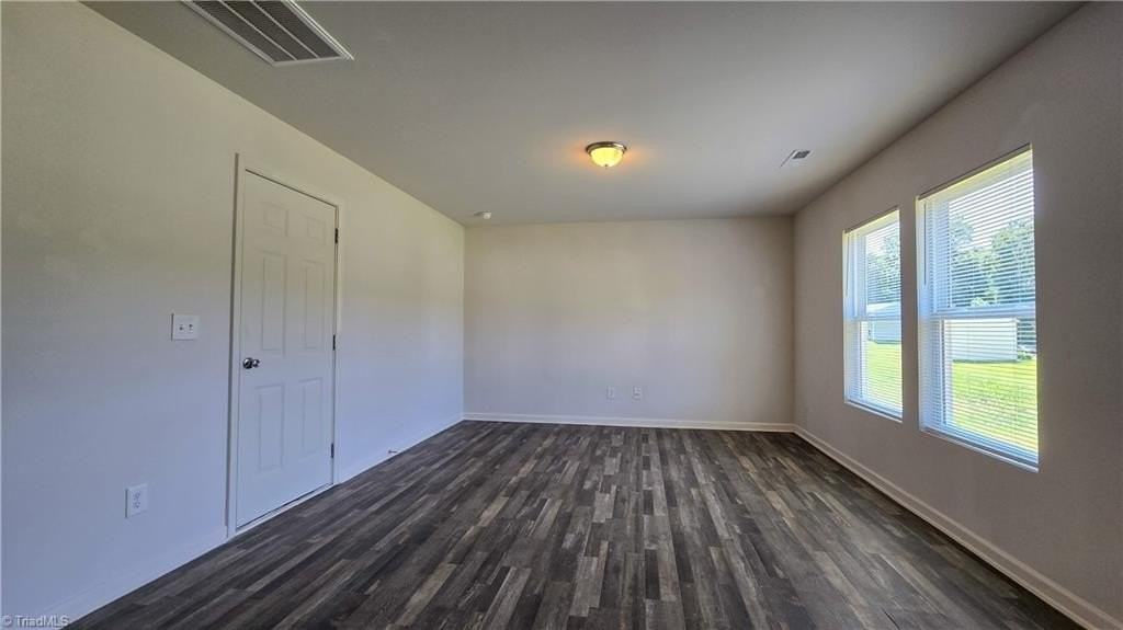 1810 S Hill Ave - Photo 7 of 14