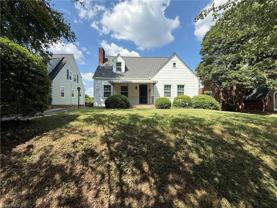 2081 Queen St - Photo 1 of 1