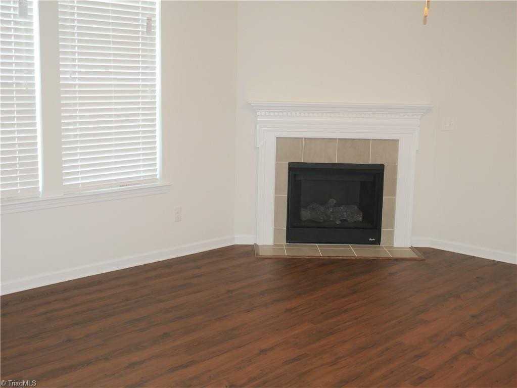5733 Midstream Cir - Photo 3 of 10