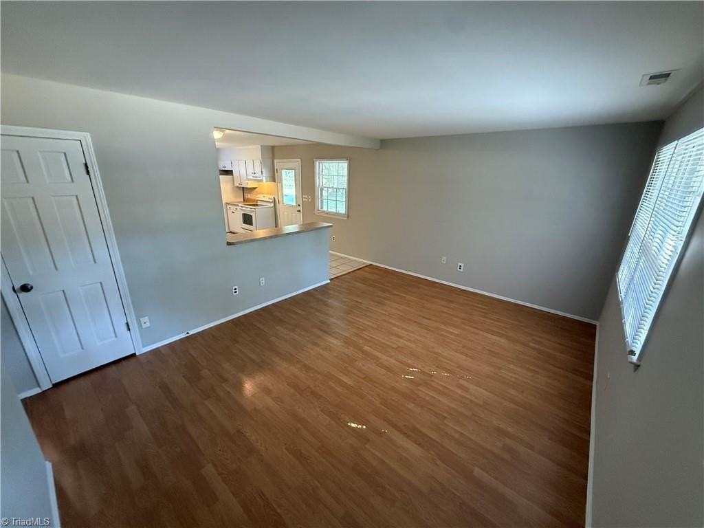 2201 Stonehaven Rd - Photo 3 of 12