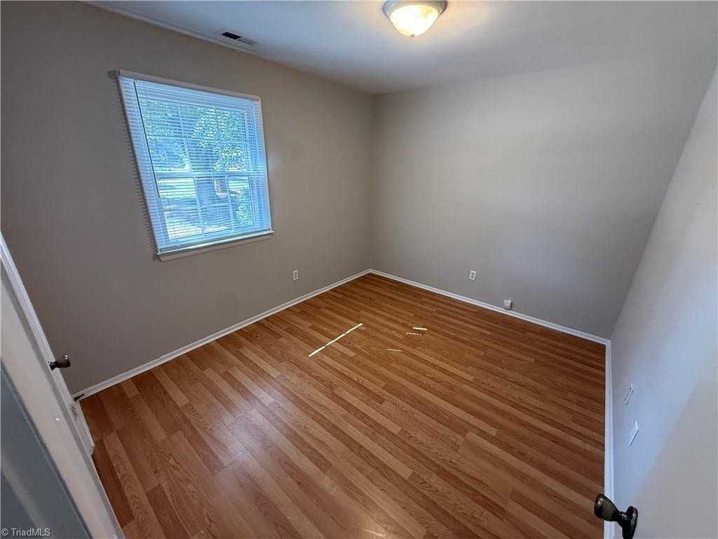 2201 Stonehaven Rd - Photo 7 of 12
